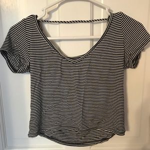 T-shirt crop top